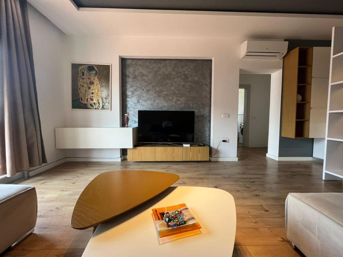 Appartamento Kreilux Valona Vlorë Esterno foto